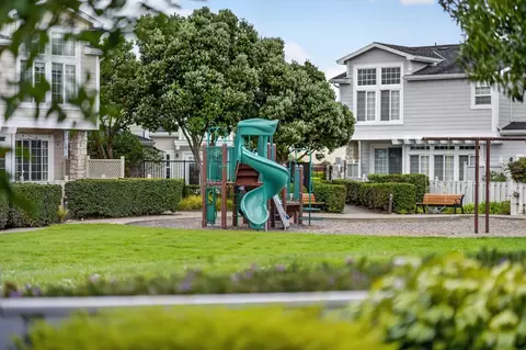 Exterior - 92 Outlook Cir, Pacifica, CA 94044 photo 6 of 9