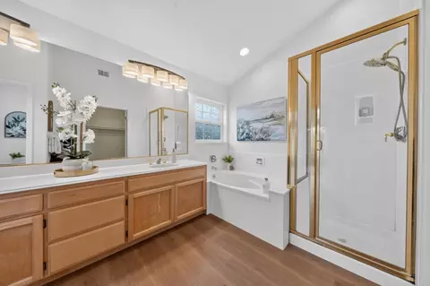 Bath - 92 Outlook Cir, Pacifica, CA 94044 photo 1 of 7