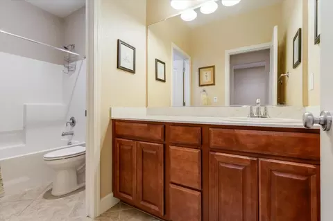 Bath - 1787 Fennel Pl, Gilroy, CA 95020 photo 2 of 2