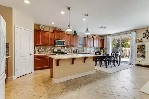 Kitchen - 1787 Fennel Pl, Gilroy, CA 95020 photo 2 of 4