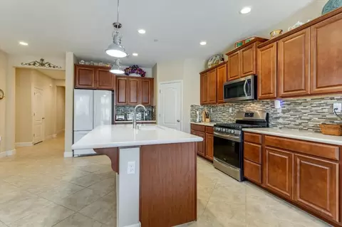 Kitchen - 1787 Fennel Pl, Gilroy, CA 95020 photo 3 of 4