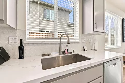 Kitchen - 20 Grapevine Ct, Oakley, CA 94561 photo 2 of 3