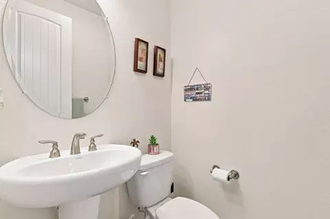 Bath - 20 Grapevine Ct, Oakley, CA 94561 photo 4 of 6