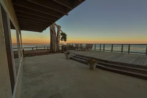 Exterior - 4820 Opal Cliff Dr 103, Capitola, CA 95010 photo 9 of 11