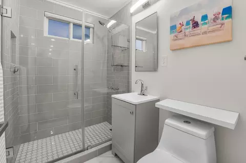 Bath - 204 Shoreview Ave, Pacifica, CA 94044 photo 5 of 6