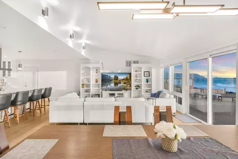 Dining - 204 Shoreview Ave, Pacifica, CA 94044 photo 2 of 3
