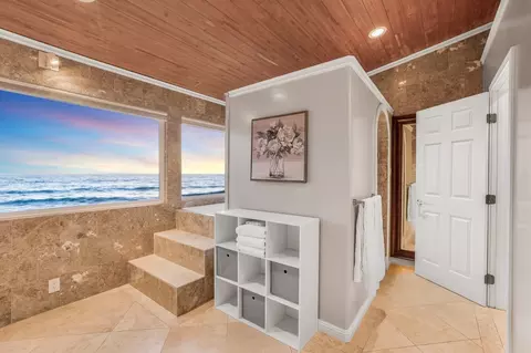 Bath - 204 Shoreview Ave, Pacifica, CA 94044 photo 3 of 6