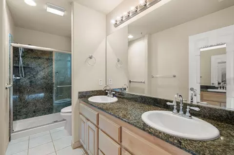 Bath - 1523 Rosette Way, Gilroy, CA 95020 photo 1 of 3