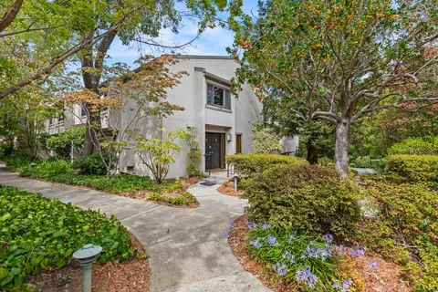 170 Sand Hill Cir, Menlo Park, CA 94025