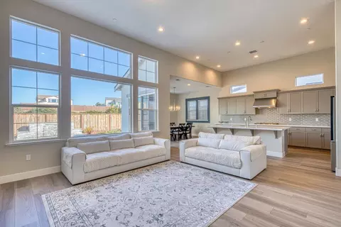 Living - 3036 Arroyo Dr, Marina, CA 93933 photo 1 of 2