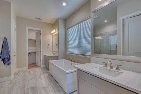 Bath - 3036 Arroyo Dr, Marina, CA 93933 photo 2 of 7