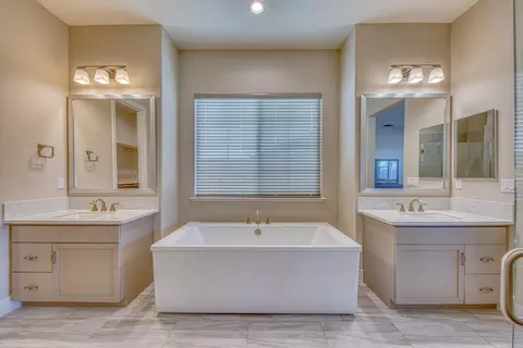 Bath - 3036 Arroyo Dr, Marina, CA 93933 photo 1 of 7