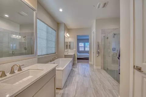 Bath - 3036 Arroyo Dr, Marina, CA 93933 photo 4 of 7
