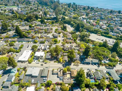 View/Area - 516 Capitola Ave, Capitola, CA 95010 photo 6 of 15