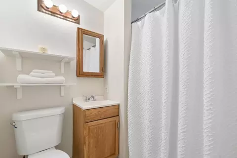 Bath - 516 Capitola Ave, Capitola, CA 95010 photo 1 of 1