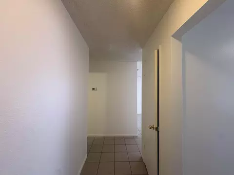Entry Way - 3257 Sacramento Dr, Merced, CA 95348 photo 2 of 2