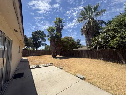 Exterior - 3257 Sacramento Dr, Merced, CA 95348 photo 3 of 5