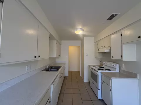 Kitchen - 3257 Sacramento Dr, Merced, CA 95348 photo 4 of 4