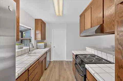Kitchen - 13 Victor Cir, Salinas, CA 93907 photo 1 of 3