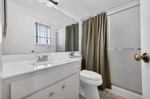 Bath - 13 Victor Cir, Salinas, CA 93907 photo 1 of 3