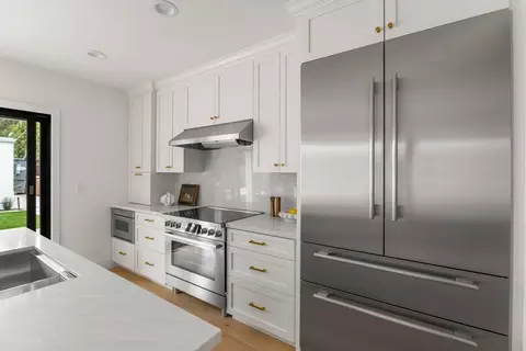 Kitchen - 562 Palm Ave, Los Altos, CA 94022 photo 3 of 7