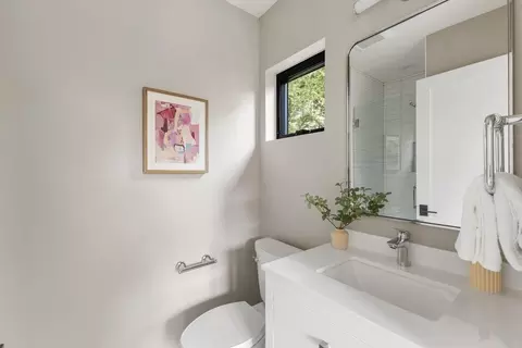 Bath - 562 Palm Ave, Los Altos, CA 94022 photo 7 of 8