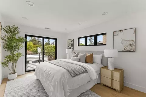 Bedroom - 562 Palm Ave, Los Altos, CA 94022 photo 2 of 7
