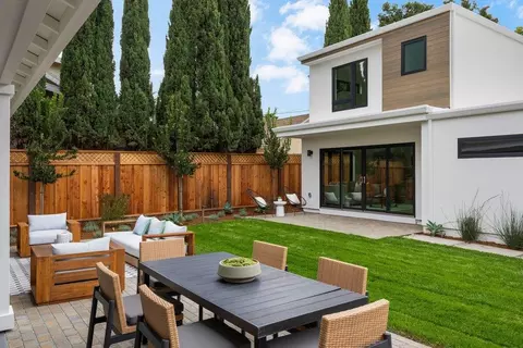 Exterior - 562 Palm Ave, Los Altos, CA 94022 photo 15 of 22