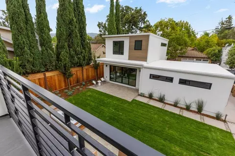 Exterior - 562 Palm Ave, Los Altos, CA 94022 photo 8 of 22