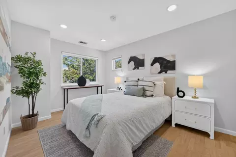 Bedroom - 434 Rhone Ct, Mountain View, CA 94043 photo 5 of 6