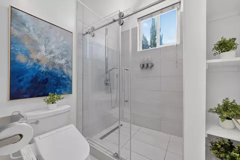 Bath - 434 Rhone Ct, Mountain View, CA 94043 photo 3 of 5