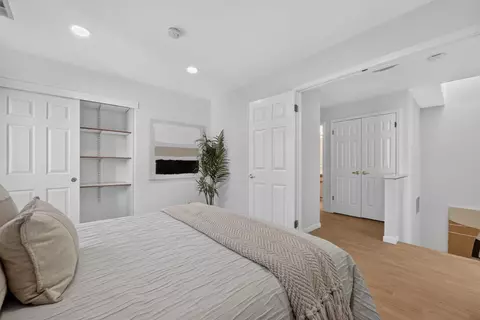 Bedroom - 434 Rhone Ct, Mountain View, CA 94043 photo 4 of 6