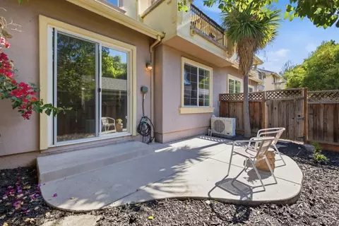Exterior - 1913 Vida Ct, Mountain View, CA 94043 photo 4 of 8
