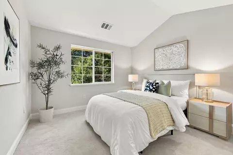 Bedroom - 1913 Vida Ct, Mountain View, CA 94043 photo 6 of 7