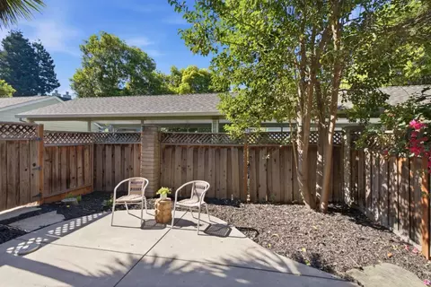 Exterior - 1913 Vida Ct, Mountain View, CA 94043 photo 6 of 8