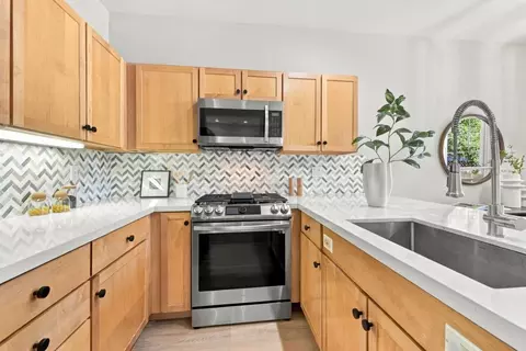 Kitchen - 1913 Vida Ct, Mountain View, CA 94043 photo 2 of 3