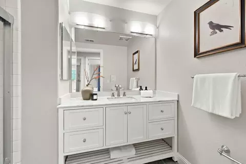 Bath - 1913 Vida Ct, Mountain View, CA 94043 photo 3 of 4