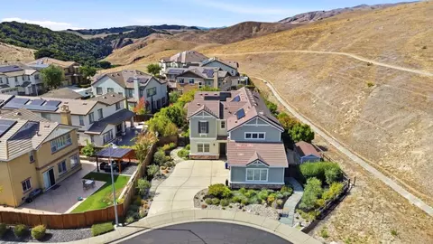 View/Area - 10115 Ridgeline Ct, Dublin, CA 94568 photo 3 of 13