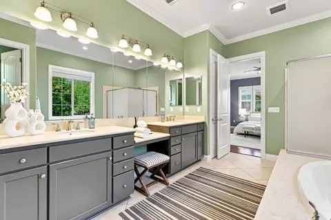 Bath - 10115 Ridgeline Ct, Dublin, CA 94568 photo 3 of 10
