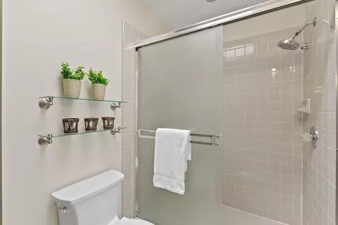 Bath - 41 Bancroft Rd, Burlingame, CA 94010 photo 4 of 4