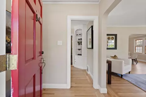 Entry Way - 41 Bancroft Rd, Burlingame, CA 94010 photo 1 of 3