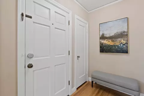Entry Way - 41 Bancroft Rd, Burlingame, CA 94010 photo 2 of 3