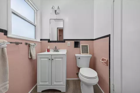 Bath - 235 E Romie Ln, Salinas, CA 93901 photo 3 of 3