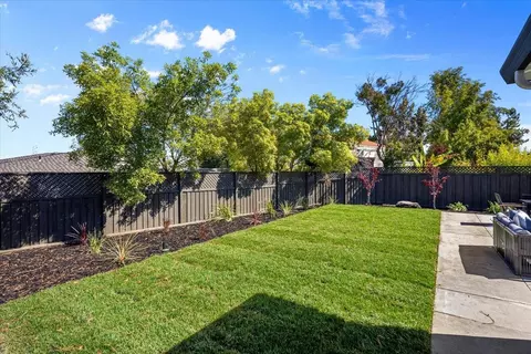 Exterior - 10712 Pebble Pl, Cupertino, CA 95014 photo 6 of 10