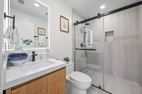 Bath - 10712 Pebble Pl, Cupertino, CA 95014 photo 5 of 5