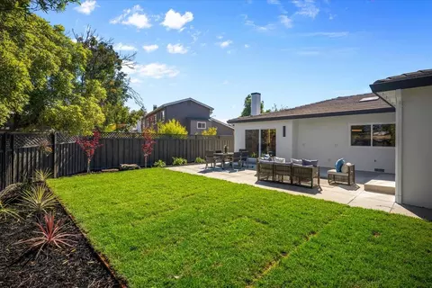 Exterior - 10712 Pebble Pl, Cupertino, CA 95014 photo 5 of 10