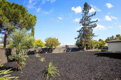 Exterior - 10712 Pebble Pl, Cupertino, CA 95014 photo 9 of 10