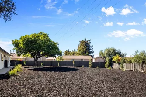 Exterior - 10712 Pebble Pl, Cupertino, CA 95014 photo 8 of 10