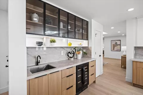 Kitchen - 10712 Pebble Pl, Cupertino, CA 95014 photo 4 of 6
