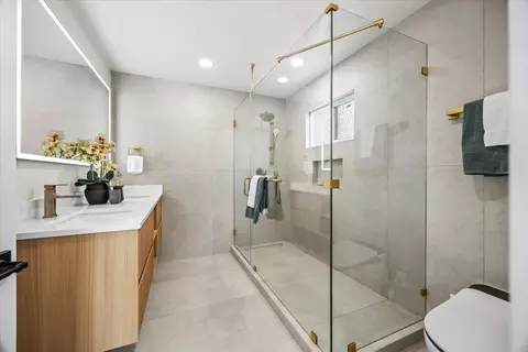 Bath - 10712 Pebble Pl, Cupertino, CA 95014 photo 1 of 5
